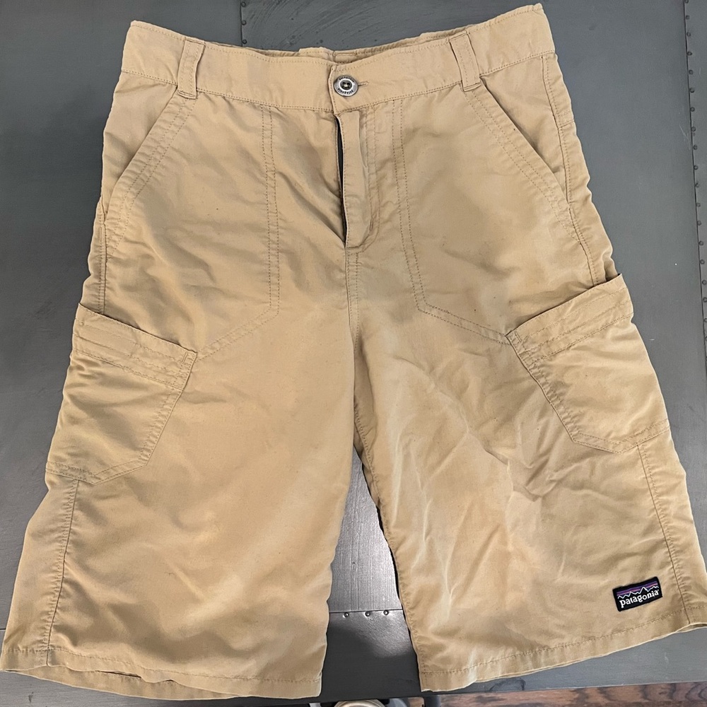 Patagonia cargo shorts w/adjustable waist (kids)